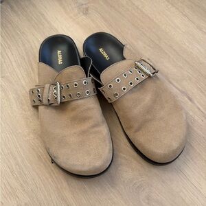 Alohas Tan Slip-On women’s Shoes